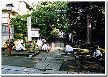 作務(境内の掃除)