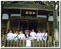 修行終了後記念撮影