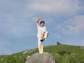 伊与久大吾