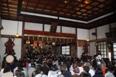 音色に聞き入ります