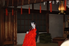 読経と踊りのコラボレーション。