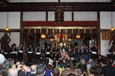 福士さんの踊りも加わる