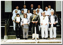 修了式の後、全員で記念撮影