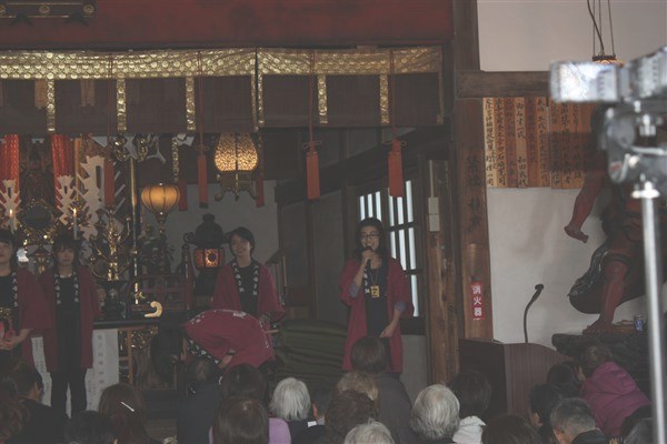 自己紹介や曲の説明