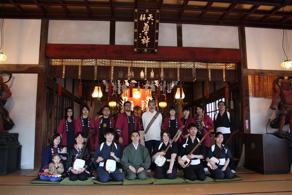 お堂で記念撮影