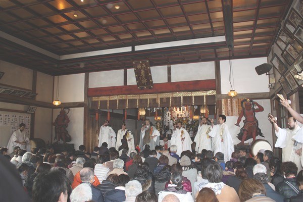 多くの参詣人がいらっしゃいました。