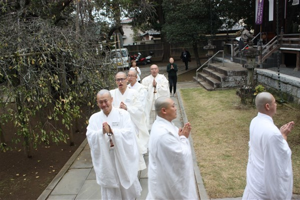 瑞門へ向かう