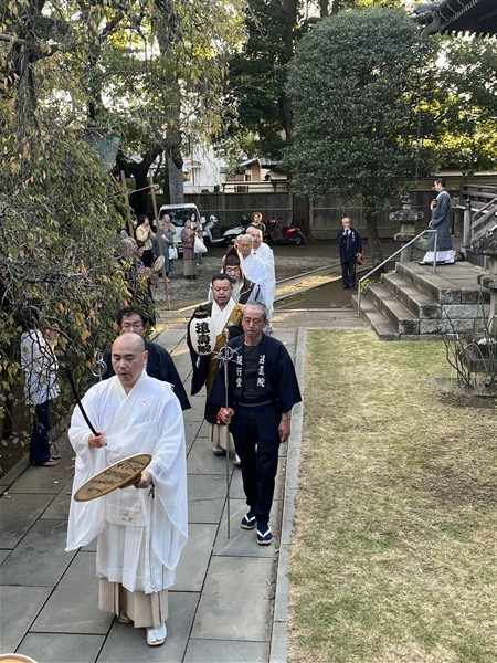 日久上人廟から瑞門へ向かう
