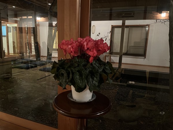 花が彩を添えます