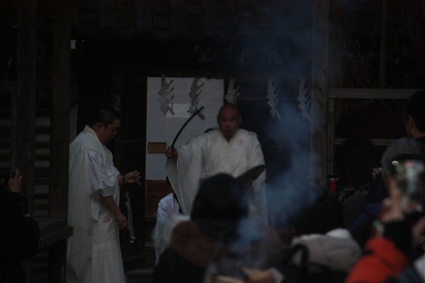 太鼓が打ち鳴らされる