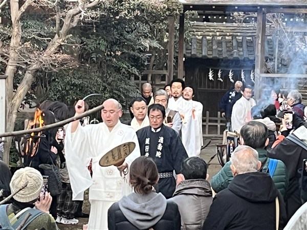 瑞門から出て来た荒行僧