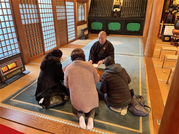 特別祈祷の受付。