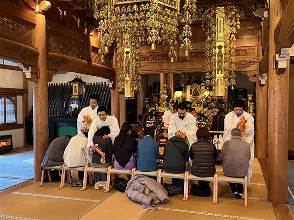 満行僧による特別加持